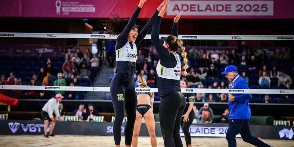 Três duplas brasileiras avançam às quartas do Mundial de Vôlei de Praia em Adelaide, na Austrália. Veja resultados, horários dos jogos e detalhes sobre as partidas dos brasileiros.