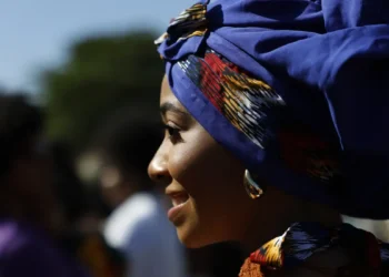 A EBC lança a campanha “Vozes Negras: Em Alto e Bom Tom” e apresenta programação especial na TV Brasil, Rádio Nacional e Rádio MEC durante o Mês da Consciência Negra, com filmes, entrevistas, música e cobertura da Marcha das Mulheres Negras.