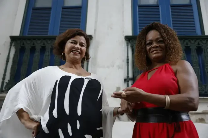 Dona Ivone Lara e Nilze Carvalho são homenageadas no Encontro Nacional e Internacional de Mulheres na Roda de Samba, que reúne mais de 100 artistas no Renascença Clube, no Rio.