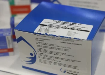 Fiocruz assume fábrica da bioMérieux no Rio e amplia produção de insumos e testes para o SUS. Nova planta começa a operar em 2026 e reforça autonomia nacional em diagnósticos.