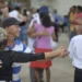 IBGE revela que expectativa de vida do brasileiro chegou a 76,6 anos em 2024, a maior da história. Mulheres vivem mais e mortalidade infantil segue em queda.