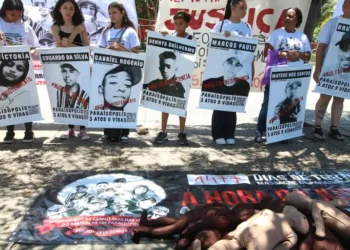 Em depoimento sobre o Massacre de Paraisópolis, tenente da PM diz que ação foi em legítima defesa e nega emboscada; nove jovens morreram em 2019.