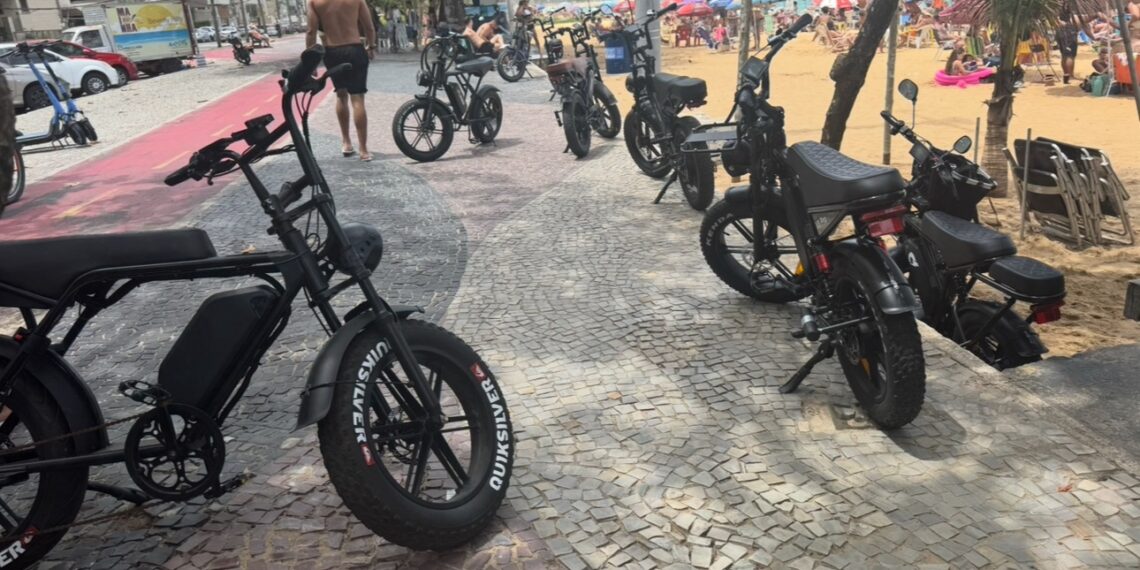 O Ministério Público do Espírito Santo investiga possíveis irregularidades no uso de bicicletas elétricas em Vitória e cobra regulamentação nacional, após mais de 170 acidentes registrados no Estado somente este ano.