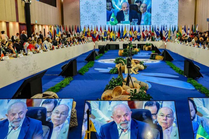 Na IV Cúpula Celac-UE, Lula defende integração, democracia e cooperação regional e propõe mais protagonismo da América Latina na agenda global.