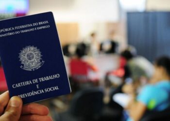 Semana teve ampliação da isenção do Imposto de Renda para até R$ 5 mil, desemprego no menor nível histórico e 1,8 milhão de empregos formais criados em 2025, além de avanços sociais e novos investimentos.