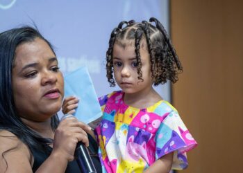 Ministério da Saúde lança curso do Método Canguru e guia de cuidado neonatal para qualificar o pré-natal e reduzir complicações da prematuridade. País está entre os 10 com maiores taxas de nascimentos prematuros.
