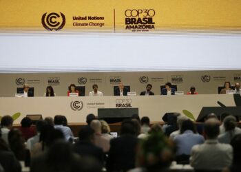 Na COP30, Marina Silva e André Corrêa do Lago afirmam que o mais importante é garantir avanços reais em mitigação, adaptação e financiamento climático, mesmo que a conferência seja estendida após o incêndio que afetou a programação.