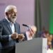 Lula abre a COP 30 em Belém e afirma que é hora de derrotar os negacionistas. Presidente cobra ação global e financiamento climático justo.