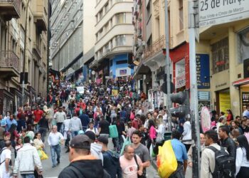 IBGE divulga levantamento com os nomes e sobrenomes mais populares do Brasil, com base no Censo 2022. Maria, José e Silva lideram. Site interativo mostra tendências e curiosidades regionais.