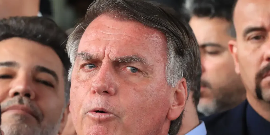 STF publica ata que confirma a rejeição unânime dos primeiros recursos de Jair Bolsonaro. Publicação do acórdão abre caminho para ordem de prisão em regime fechado, prevista para ocorrer ainda em novembro.