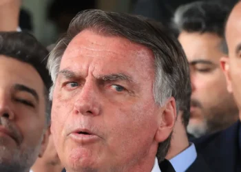 STF publica ata que confirma a rejeição unânime dos primeiros recursos de Jair Bolsonaro. Publicação do acórdão abre caminho para ordem de prisão em regime fechado, prevista para ocorrer ainda em novembro.