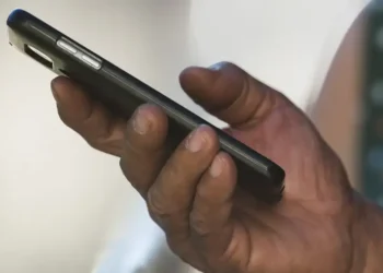 Polícia Civil de São Paulo realiza fase final da Operação Mobile Strike e prende integrantes de quadrilha que receptava e revendia celulares roubados. Grupo enviava aparelhos ao exterior.