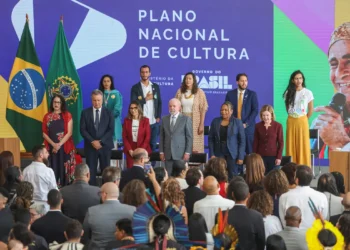 Governo envia ao Congresso o novo Plano Nacional de Cultura, que orientará políticas do setor pelos próximos dez anos, com foco em participação social, diversidade, direitos culturais e gestão integrada entre União, estados e municípios.