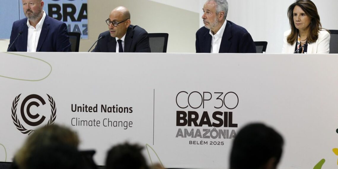 COP30 começa em Belém com 111 itens na agenda de negociações climáticas. Conferência reúne 194 países e UE para discutir financiamento, adaptação e justiça climática até 21 de novembro.