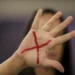 Novo relatório da OMS aponta que 840 milhões de mulheres já sofreram violência ao longo da vida. Estudo cobra governos por ações mais rápidas, mais dados e serviços especializados para enfrentar violência doméstica e sexual.