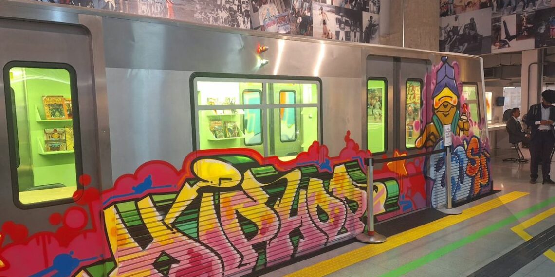 Exposição HIP-HOP 80’sp – São Paulo na Onda do Break, no Sesc 24 de Maio, apresenta mais de 3 mil peças históricas e destaca a contribuição feminina e a evolução do movimento hip-hop no Brasil e no mundo. Aberta até março de 2026.