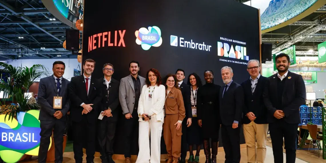 Embratur e Netflix lançam guia virtual que apresenta destinos turísticos do Brasil inspirados em produções nacionais. Primeira fase destaca a Amazônia e será expandida em 2026.