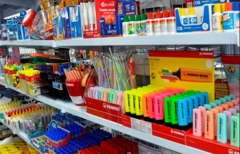 Procon Vitória orienta pais sobre cobranças e direitos nas matrículas escolares. Saiba o que é permitido e como evitar abusos nas escolas particulares.