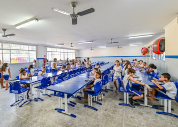 Rede municipal de Vitória inicia rematrículas e transferências internas para 2026. Prazos, documentos e critérios de prioridade estão definidos na Portaria 052/2025.