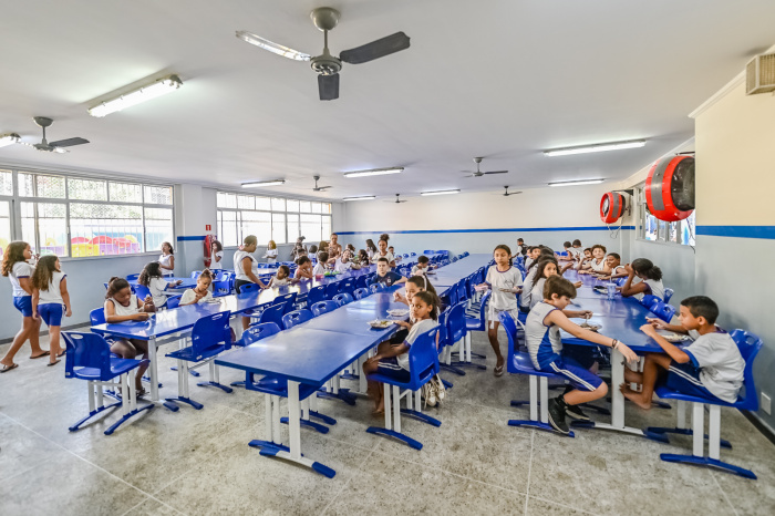 Rede municipal de Vitória inicia rematrículas e transferências internas para 2026. Prazos, documentos e critérios de prioridade estão definidos na Portaria 052/2025.