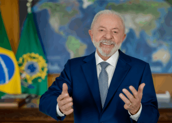 Presidente Lula fará pronunciamento em cadeia de rádio e TV neste domingo (20h30) para destacar a nova lei do Imposto de Renda Zero para salários até R$ 5 mil e as ações recentes do governo.