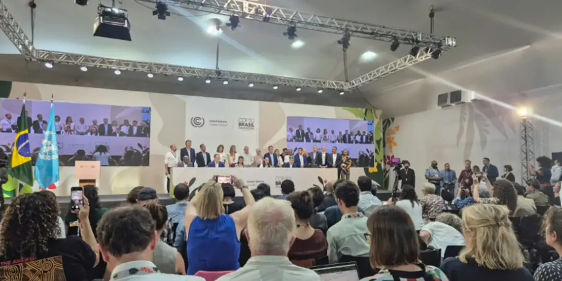 Documento preliminar da COP30 reforça urgência de ações estruturantes para limitar o aquecimento global a 1,5°C, defender transição energética justa, ampliar financiamento climático e garantir participação efetiva de povos tradicionais.