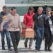 Políticos e familiares prestam homenagens a Paulo Frateschi, ex-deputado estadual e fundador do PT, durante velório na Alesp. O ministro Fernando Haddad e o presidente Lula destacaram seu legado na luta pela democracia.
