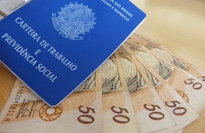 Trabalhadores formais têm direito ao 13º salário, pago em duas parcelas até 30 de novembro e 20 de dezembro. Veja regras, cálculo e situações específicas.