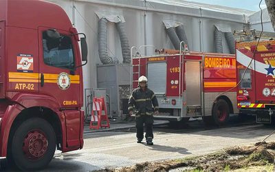 Após princípio de incêndio controlado em seis minutos, COP30 normaliza agenda nesta sexta (21). Zona Azul passa por inspeção e volta a funcionar sob gestão da ONU. Vinte e uma pessoas foram atendidas, sem casos graves.