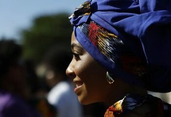 Governo federal intensifica políticas de promoção da igualdade racial, ampliação de cotas, formação de lideranças e combate à discriminação para fortalecer a presença negra no serviço público.