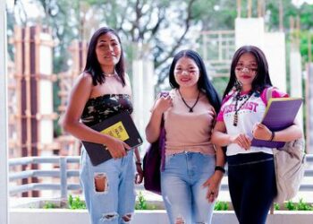 Termina na sexta (28) o prazo para adesão à Política Nacional de Educação Escolar Indígena. Iniciativa do MEC reforça oferta de ensino específico e intercultural, com benefícios como recursos, formação docente e apoio pedagógico.