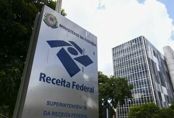 A Receita Federal recuperou mais de R$ 1 bilhão em créditos tributários sem ações judiciais, por meio de monitoramento preventivo e orientação a grandes contribuintes, fortalecendo a arrecadação e a gestão fiscal.