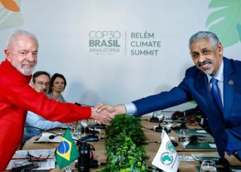 Durante encontro em Belém, Lula e o presidente do Banco Africano de Desenvolvimento, Sidi Ould Tah, discutiram parcerias em transição energética, biocombustíveis, infraestrutura e preservação ambiental, com foco nas oportunidades da COP30.