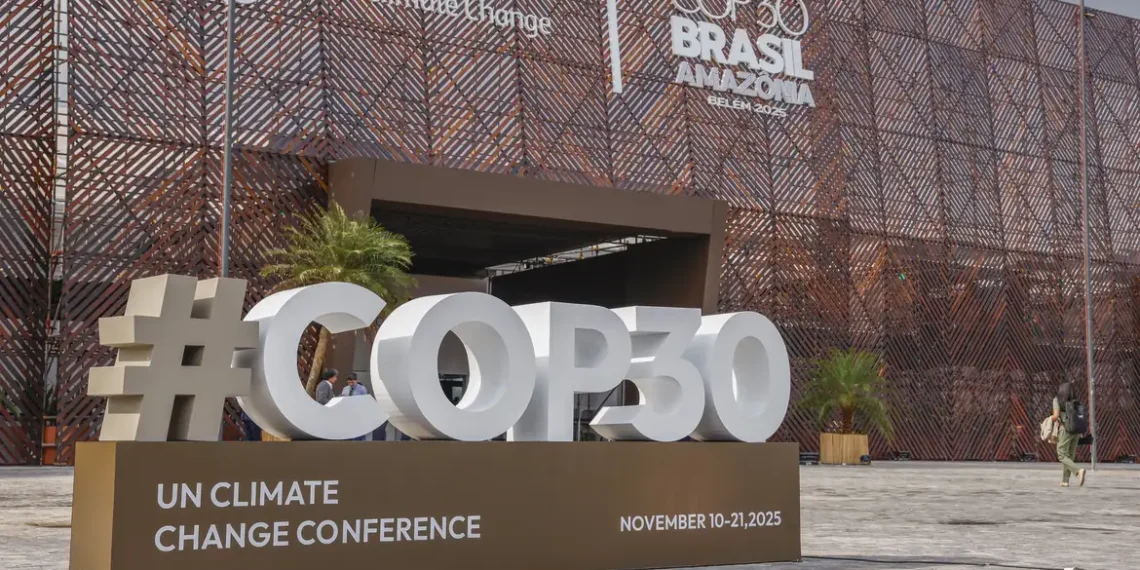 A Cúpula do Clima em Belém chega ao fim nesta sexta (7) com debates sobre transição energética, financiamento climático e os 10 anos do Acordo de Paris. O evento antecede a COP30 e reúne mais de 70 países em busca de soluções para a crise climática.