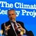 Presidente da COP30, André Corrêa do Lago, faz apelo por consenso global nas negociações e destaca avanços do Brasil e união diante de incêndio no evento.