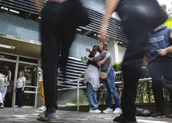 O Enem 2025 começa neste domingo (9) em todo o Brasil, com exceção de três cidades do Pará. Saiba o que levar, o que é proibido e quais documentos são aceitos, segundo o Inep.