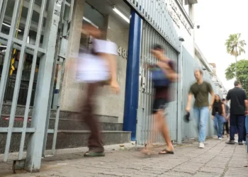 Enem 2025 em Belém, Ananindeua e Marituba ocorre neste domingo após adiamento pela COP30. Veja horários, local de prova e o que levar.