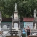 Brasil registra quase 1,5 milhão de mortes em 2024, alta de 4,6% em relação a 2023, a maior fora da pandemia, segundo dados do IBGE.
