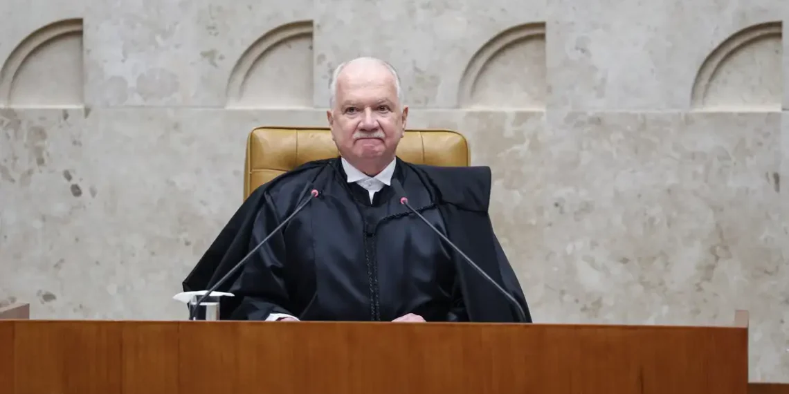 Fachin alerta sobre aumento da violência contra mulheres no Brasil e pede mudança cultural urgente. STF reafirma compromisso com responsabilização e acolhimento.