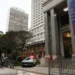Mulher é presa suspeita de ajudar no roubo de gravuras de Matisse e Portinari da Biblioteca Mário de Andrade, em São Paulo; obras seguem desaparecidas.