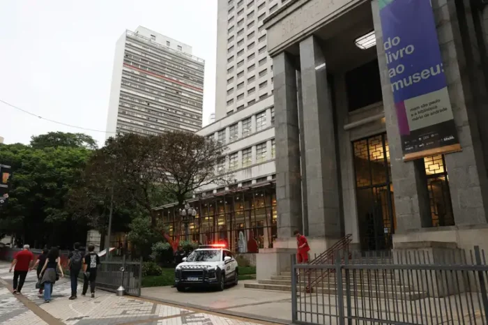 Mulher é presa suspeita de ajudar no roubo de gravuras de Matisse e Portinari da Biblioteca Mário de Andrade, em São Paulo; obras seguem desaparecidas.