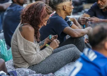 Estudo da Unifesp aponta que 18,7% dos brasileiros já usaram drogas ilícitas; consumo cresce entre mulheres e adolescentes, com destaque para a cannabis.