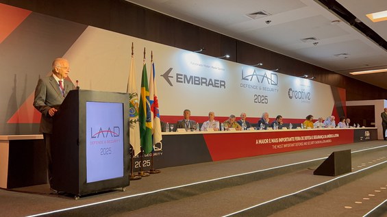 Indústria de defesa brasileira atinge US$ 3,1 bilhões em exportações em 2025, crescimento de 114% em dois anos, impulsionada por aeronaves, blindados, soluções cibernéticas e inovação tecnológica.