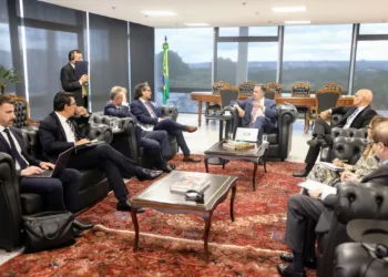Relatório da OEA reconhece instituições democráticas fortes no Brasil, afasta tese de censura e faz recomendações ao Judiciário sobre liberdade de expressão.