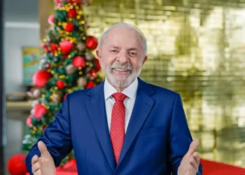 Em discurso de fim de ano, Lula faz balanço das ações do governo, destaca saída do Brasil do Mapa da Fome, queda do desemprego, avanços sociais e aponta desafios para 2026.