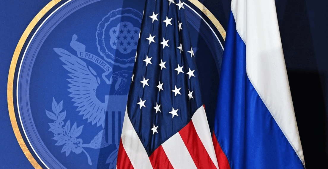 Rússia afirma que diálogo com os Estados Unidos avança rumo a uma solução para a guerra na Ucrânia. Moscou descarta prazos e cobra vontade política.