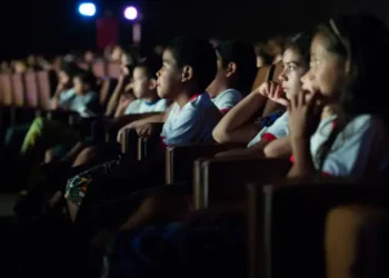 Decreto assinado por Lula torna obrigatória a exibição de filmes brasileiros nos cinemas a partir de 2026 e regulamenta a Cota de Tela.