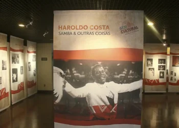 Haroldo Costa morre aos 95 anos no Rio. Jornalista, comentarista do carnaval e referência da cultura negra deixou legado no samba, no rádio e na TV.