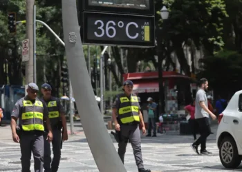 São Paulo atinge 36,2°C e registra novo recorde histórico para dezembro. Onda de calor deve seguir até o dia 29, com risco de tempestades.