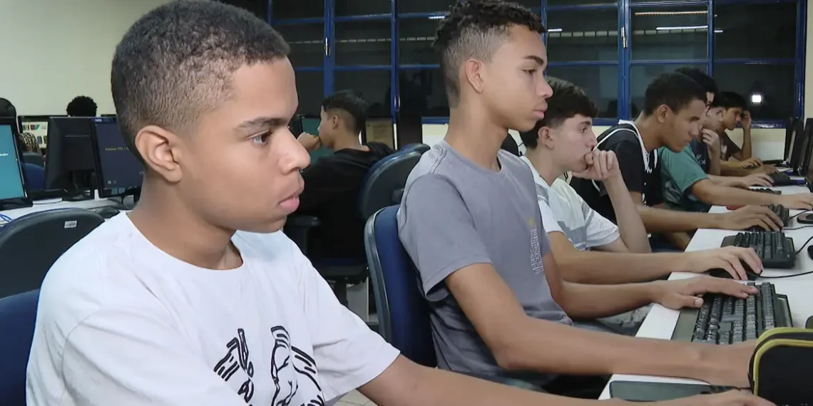 Iniciativa 1MiO, do Unicef, ultrapassa 1,2 milhão de oportunidades de formação e emprego para jovens em situação de vulnerabilidade no Brasil.